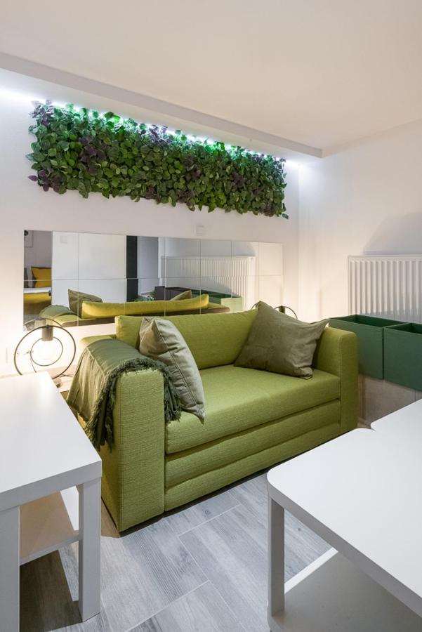 Cosy In Perfect Location Apartment
